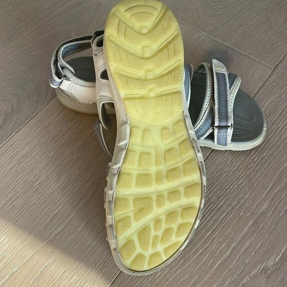 Size 6 Ecco Sandals. Gently used - Picture 2 of 3